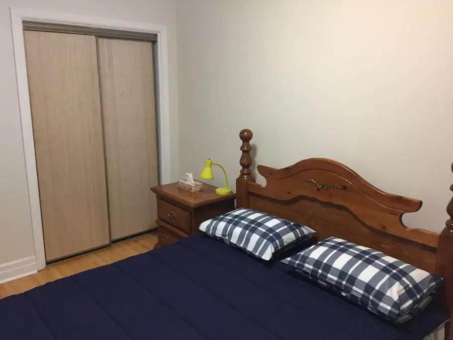 Private Rooms 5 Min Finch West Subway - York University 토론토 외부 사진