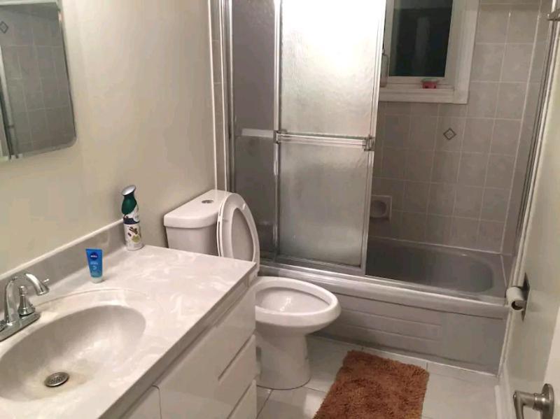 Private Rooms 5 Min Finch West Subway - York University 토론토 외부 사진