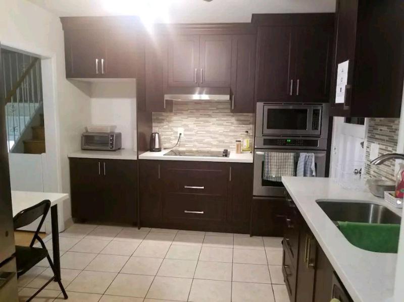 Private Rooms 5 Min Finch West Subway - York University 토론토 외부 사진