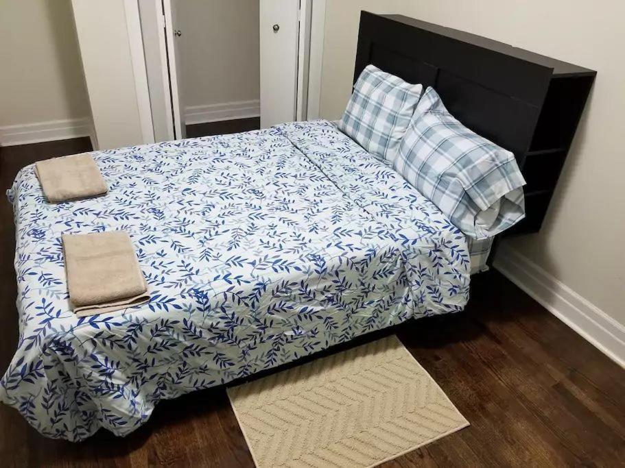 Private Rooms 5 Min Finch West Subway - York University 토론토 외부 사진