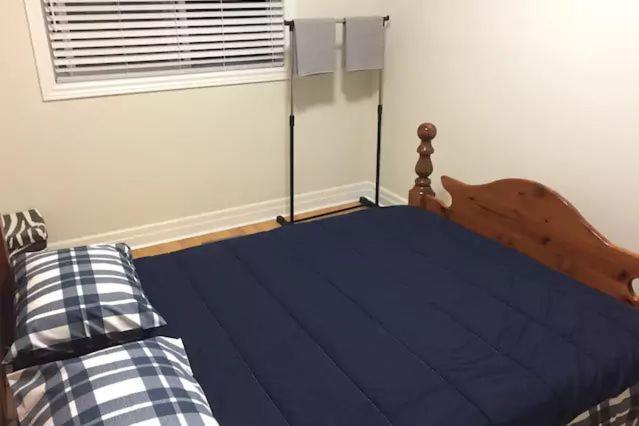 Private Rooms 5 Min Finch West Subway - York University 토론토 외부 사진