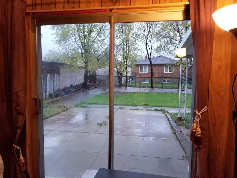 Private Rooms 5 Min Finch West Subway - York University 토론토 외부 사진