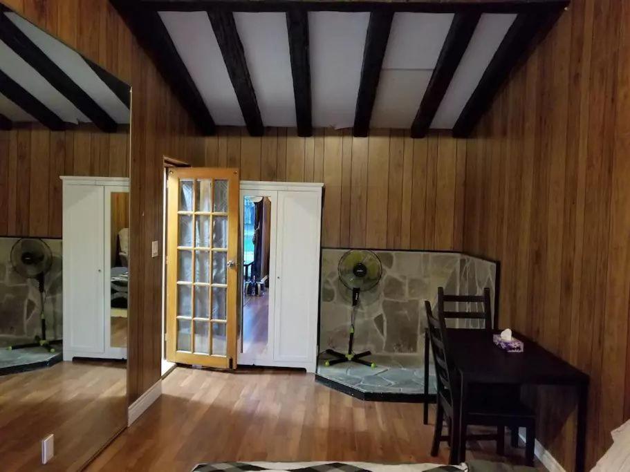 Private Rooms 5 Min Finch West Subway - York University 토론토 외부 사진