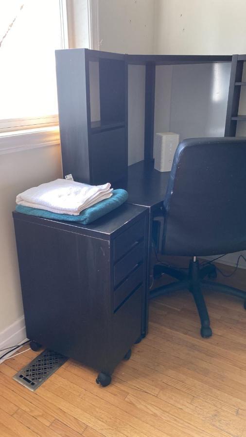 Private Rooms 5 Min Finch West Subway - York University 토론토 외부 사진